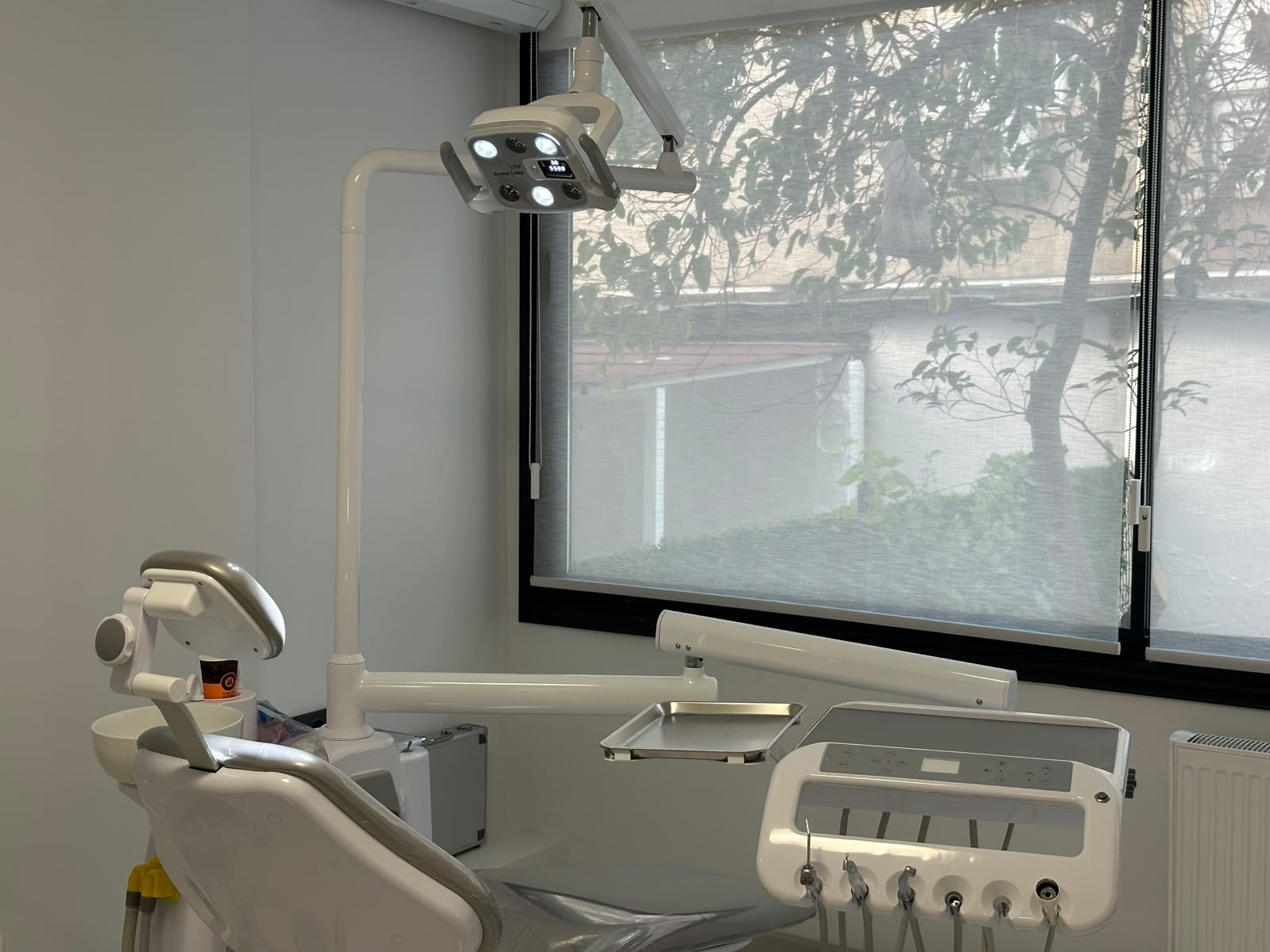 Sağlıklı gülüşler için modern diş hekimliği.